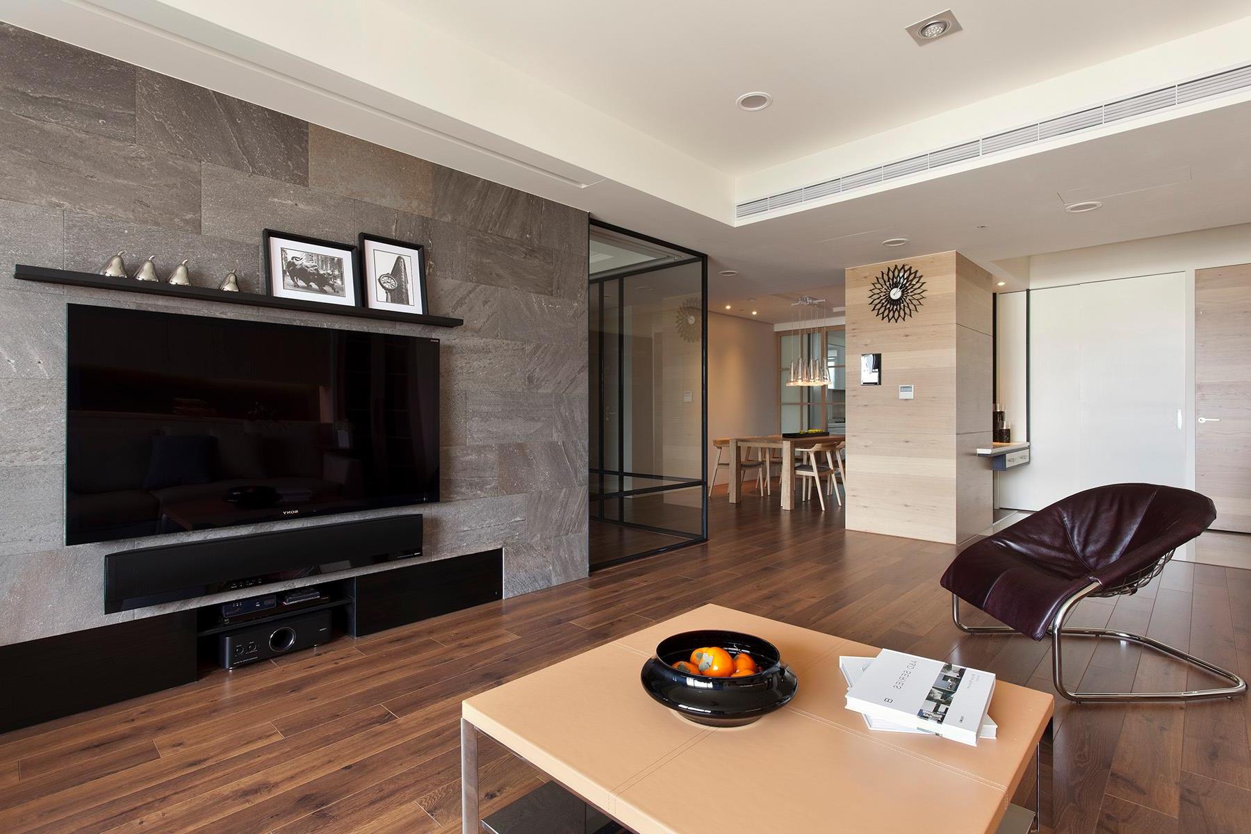 стена из гранита